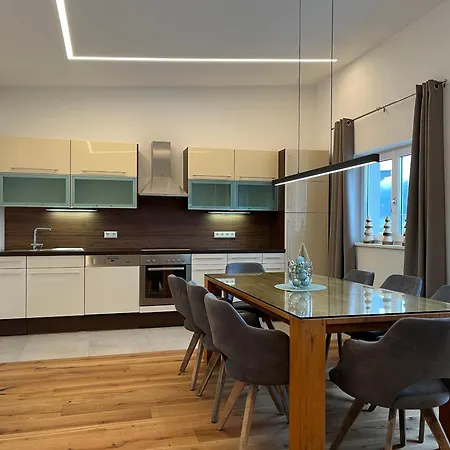 Jaeger Veronika التنماركت ام بوناغ